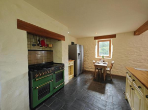 Pandy Farmhouse - Panoramic mountain views within Snowdonia's National Park - 4x4 recommended